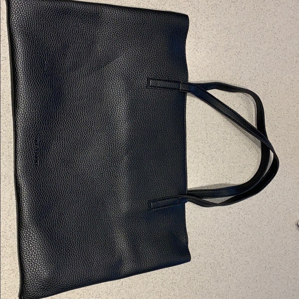 TOTE - Picture 2 of 4
